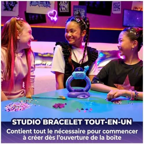 Enfants utilisant le studio à bracelets KPop Demon Hunters Cool Maker