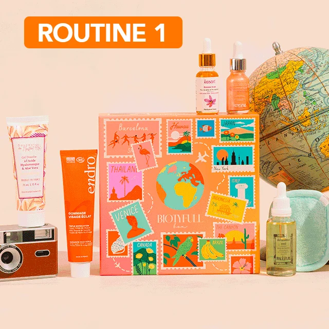 Première routine Biotyfull Box Halloweek dans une boîte illustrée avec plusieurs soins