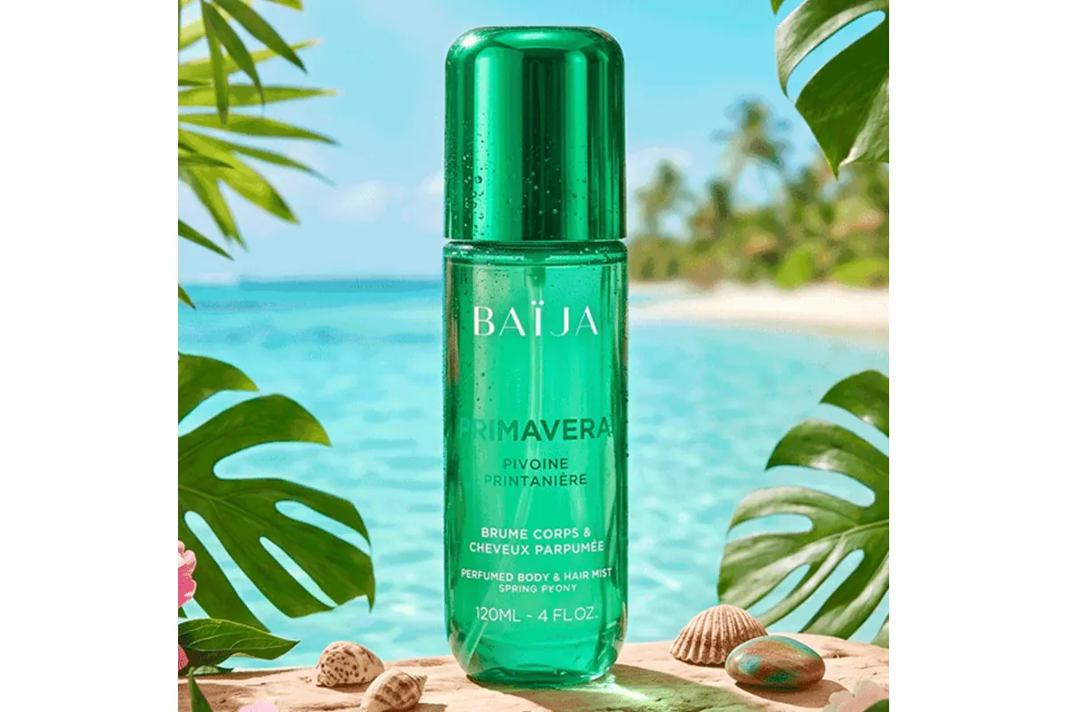 Baïja Primavera brume corps et cheveux parfumée pivoine printanière sur la plage paradisiaque