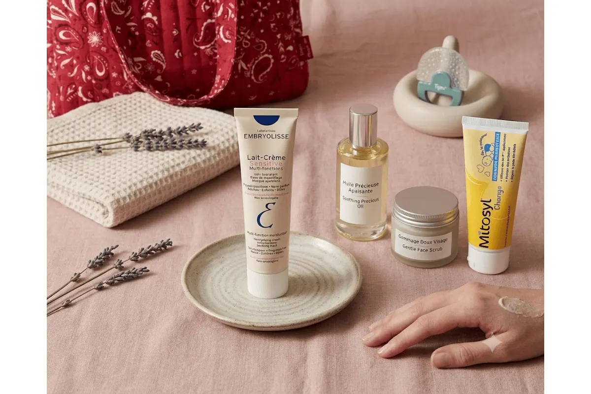 Embryolisse Lait-Crème Sensitive, huile précieuse apaisante, Mytosil Change, anneau dentition Tigex avec sac à langer bandana