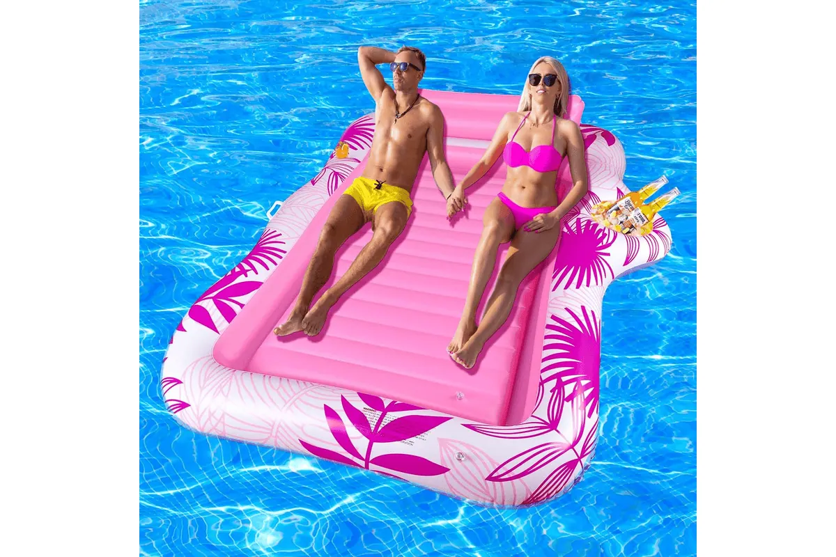 Matelas gonflable BuzzoXerex double grand hamac à eau bleu et blanc avec appui-tête et support de seau à glace, sur fond de piscine
