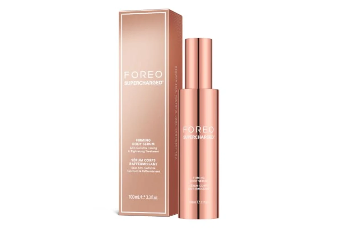 Flacon du sérum raffermissant corps FOREO SUPERCHARGED 100 ml