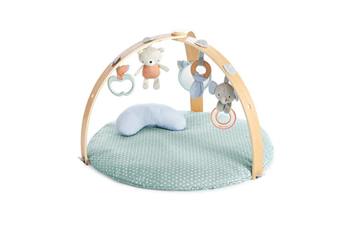 Ingenuity tapis eveil Cozy Spot Loamy arche bois 5 jouets amovibles couette reversible naissance