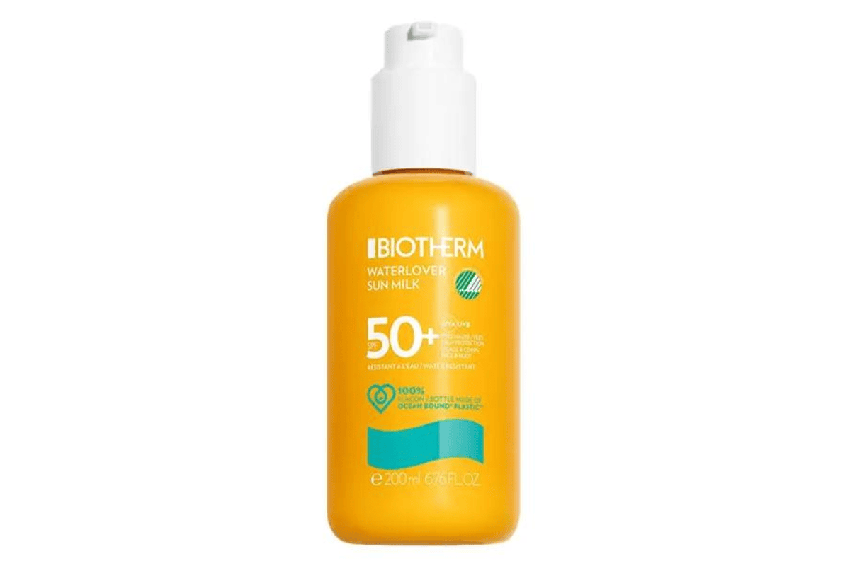 Flacon Biotherm Waterlover Lait Fondant SPF 50+ 200 ml sur fond blanc