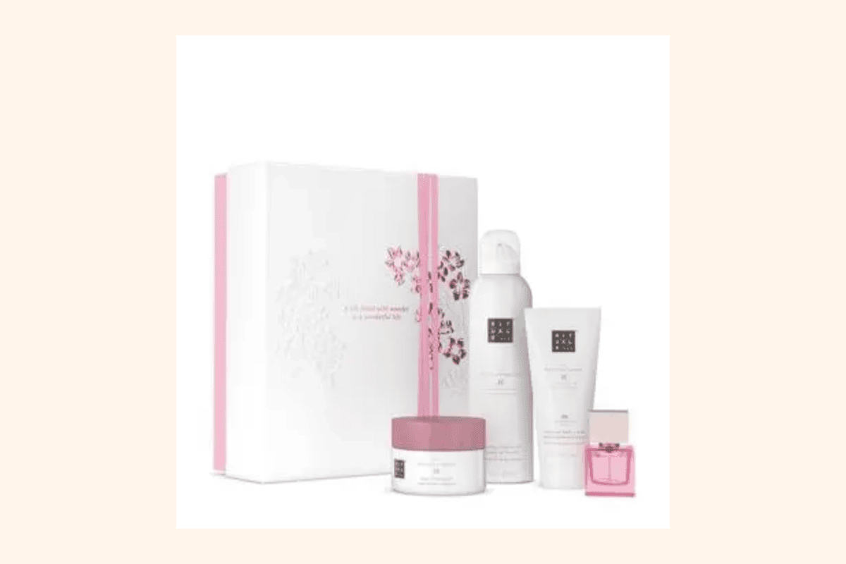 Rituals The Ritual of Sakura coffret cadeau 4 produits mousse de douche gommage corps crème corps eau de parfum cerisiers lait de riz Beauty Success 35,90 euros