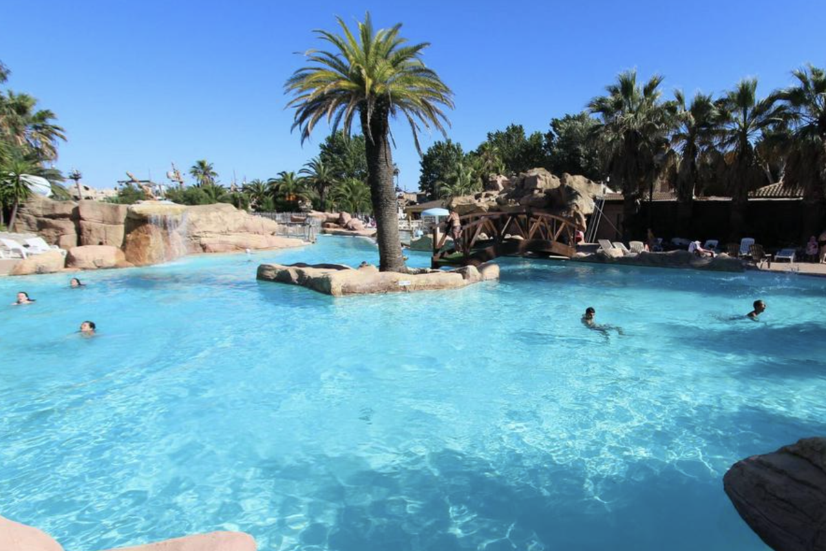 Pirates World Village-club Les Sables d'Or 4 étoiles Cap d'Agde camping mobil-home parc aquatique 10 000m² plage Méditerranée Hérault Occitanie vacances famille été 2026