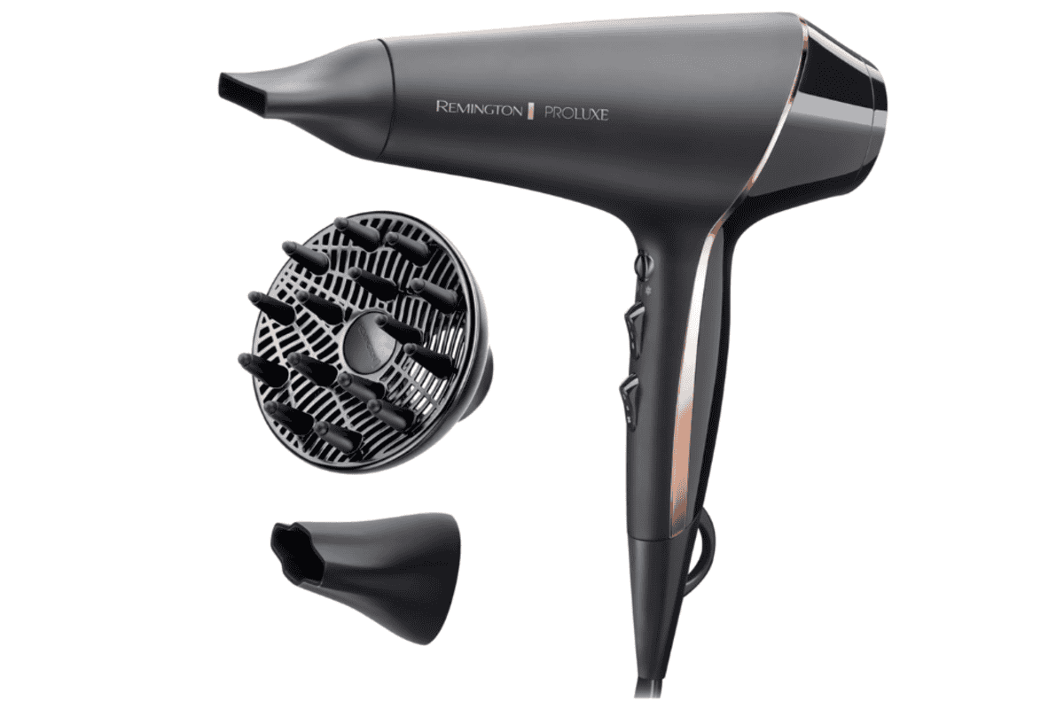 Sèche-cheveux Remington PROluxe AC9140 à 34,99 € au lieu de 79,99 € sur Amazon (-56 %, -45 € d'économie) : moteur AC professionnel 2400 W de qualité salon, technologie OptiHeat, 3 températures + 2 vitesses + touche air froid, 2 concentrateurs et 1 diffuseur inclus