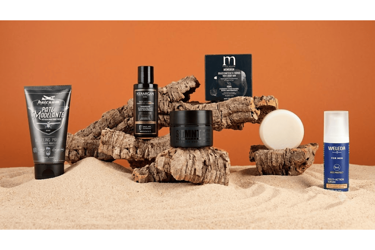 Box Avantages Monsieur édition limitée avec Hairgum Pâte Modelante, Kerargan shampoing huile de ricin, STMNT pâte matifiante, Patrice Mulato solide, Weleda 5-en-1 sur sable et écorce de liège
