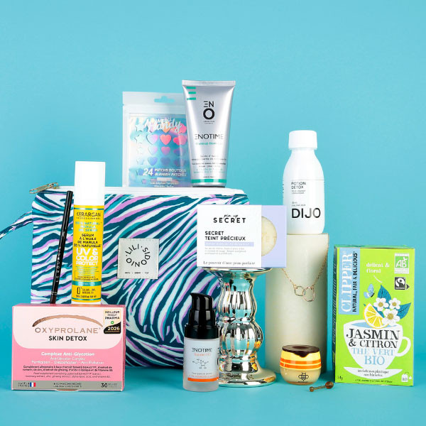 Box Les Essentiels Cosmopolitan avec onze produits et accessoires