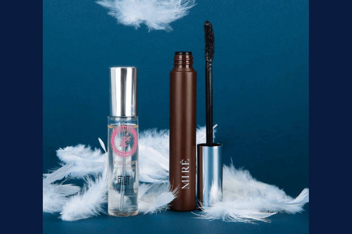 Mascara K-drama MI-RÊ Cosmetics technologie tubing + Eau de parfum Rose Désir Damas FiiLiT Parfum du Voyage 11 ml