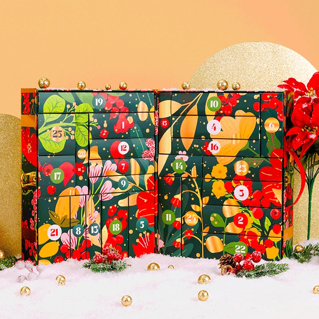 La Majestueuse Malle de Noël BIOTYfull Box ouverte avec ses compartiments numérotés