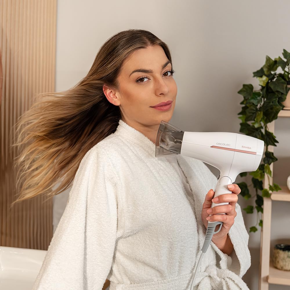 Utilisation du sèche-cheveux Cecotec pliable