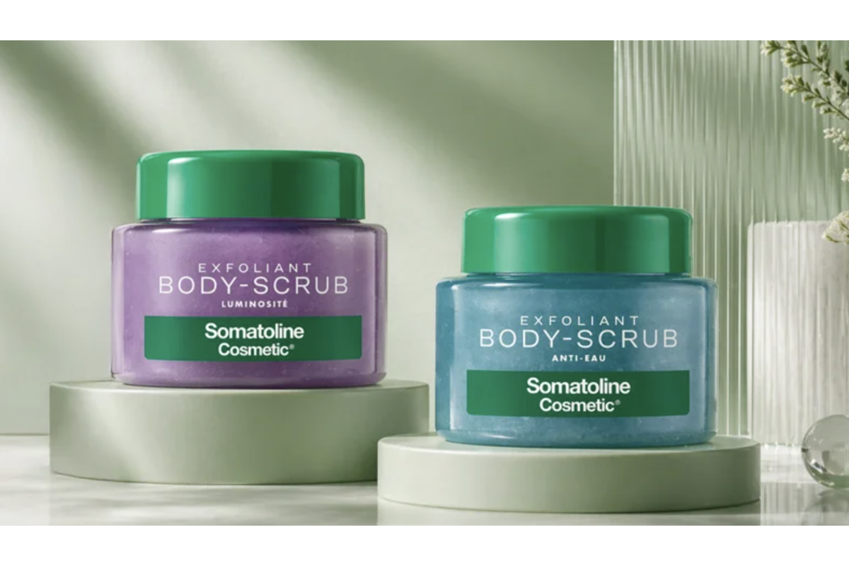 Somatoline Cosmetic Body Scrub Exfoliant Luminosite et Anti-Eau pots violet et bleu