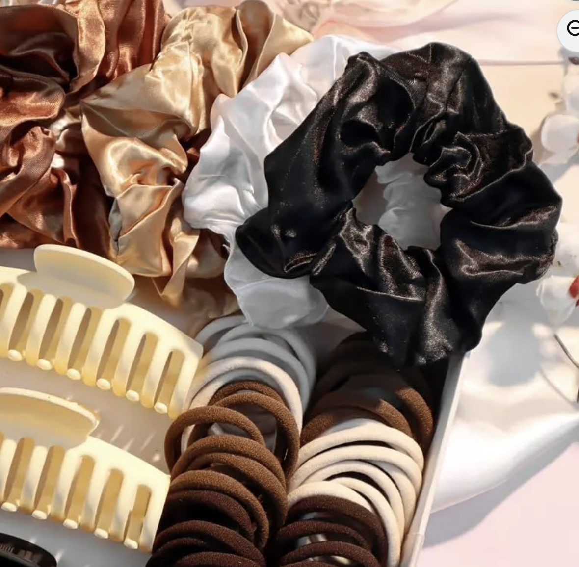 Coffret accessoires cheveux chouchous satin pinces elastiques detail