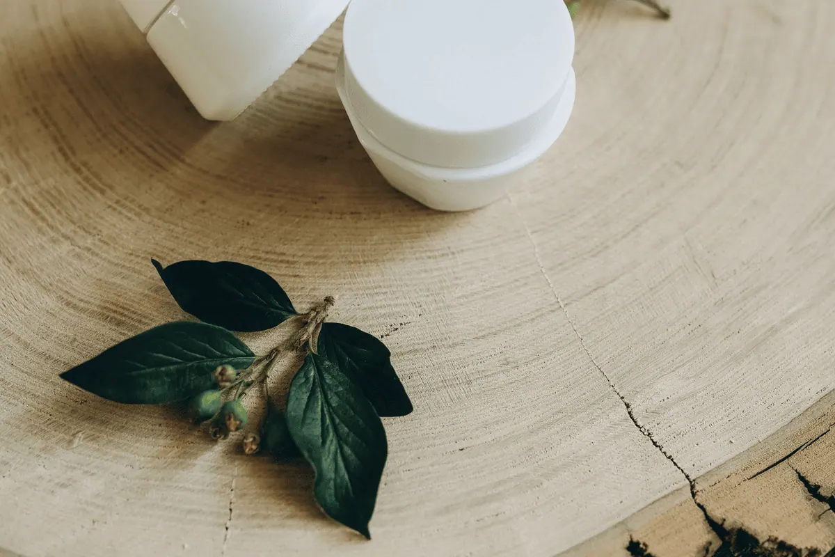 Duel Weleda Skin Food vs Avril Crème Neutre Bio pour peau sèche 2026