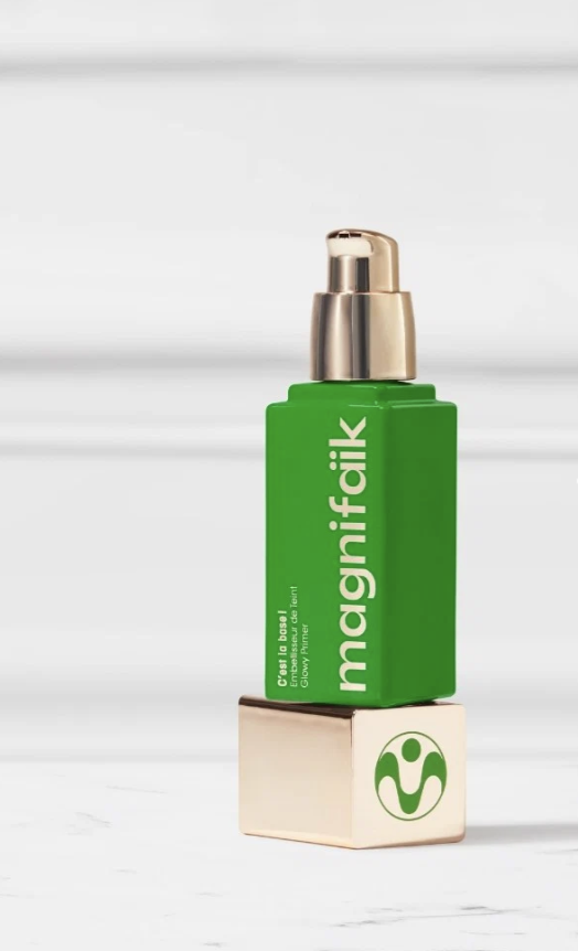 Magnifaïk C'est la base embellisseur de teint glowy primer vert vegan