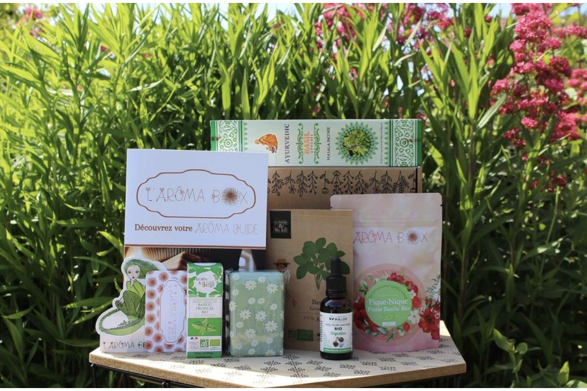 L'Arôma Box Ayurvédique avec huiles essentielles, encens ayurvédique, tisane pause plaisir et savon