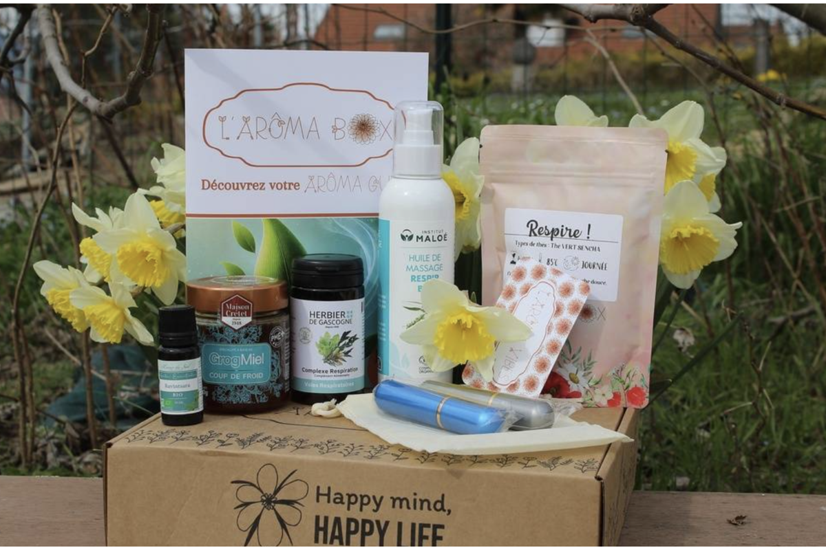 L'Arôma Box Respire avec huile essentielle, miel thérapeutique, herbier de Gascogne, huile de massage Maloé et tisane