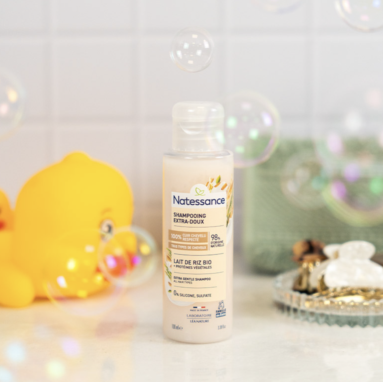 Shampooing extra-doux Natessance au lait de riz bio avec bulles de savon