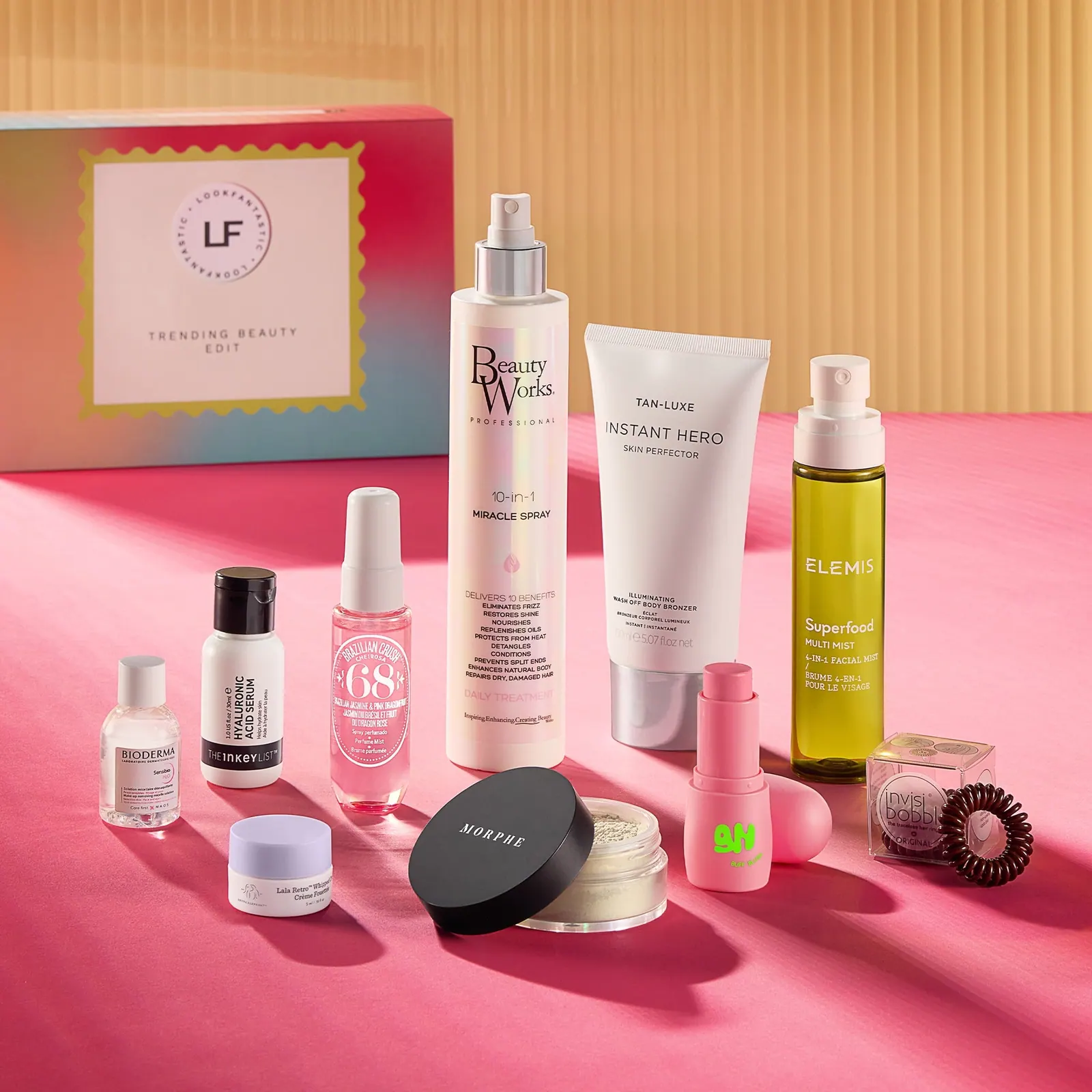 Coffret Lookfantastic Trending Beauty Edit et ses dix produits