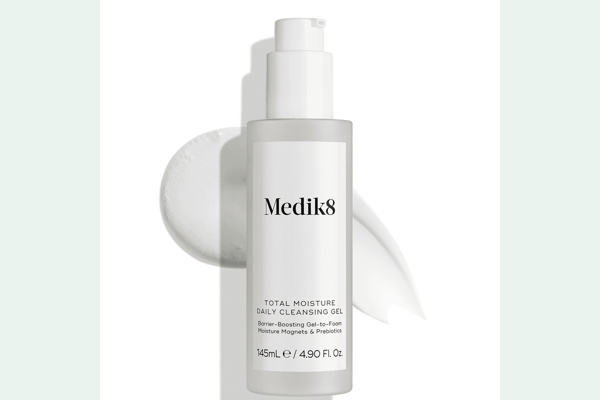 Medik8 Total Moisture Daily Cleansing Gel gel nettoyant hydratant 145 ml flacon pump blanc texture gel mousse Barrier Boosting nouveauté 2026