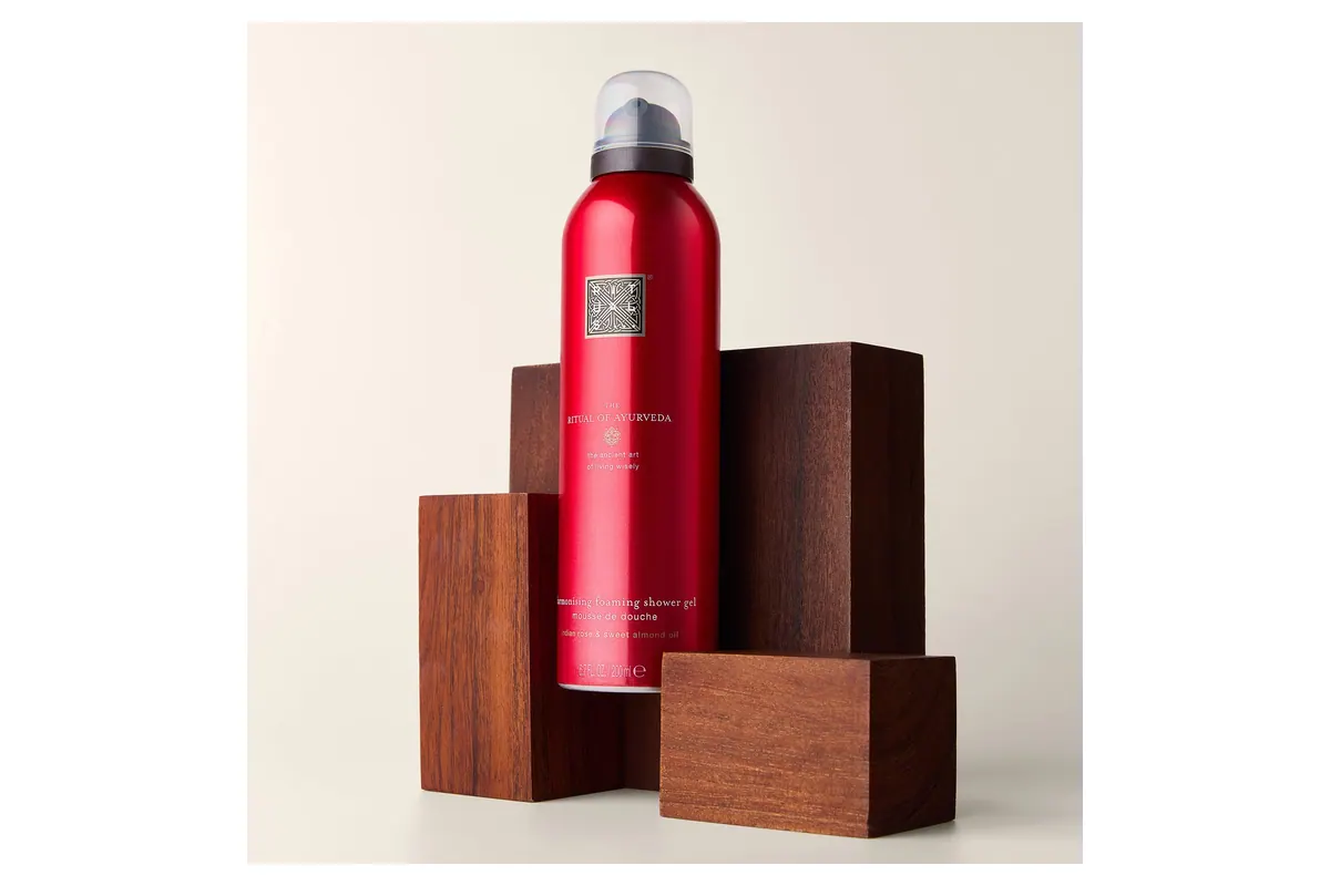 Gel douche moussant Rituals Ayurveda 200 ml, flacon rouge à pompe