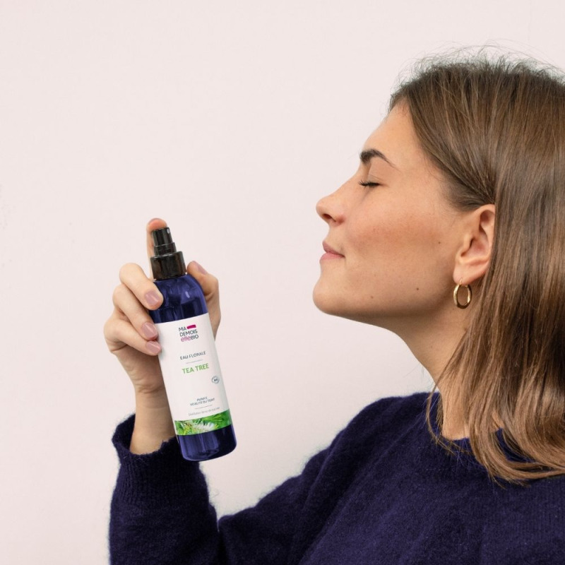 Flacon et présentation de l’eau florale Tea Tree Mademoiselle Bio