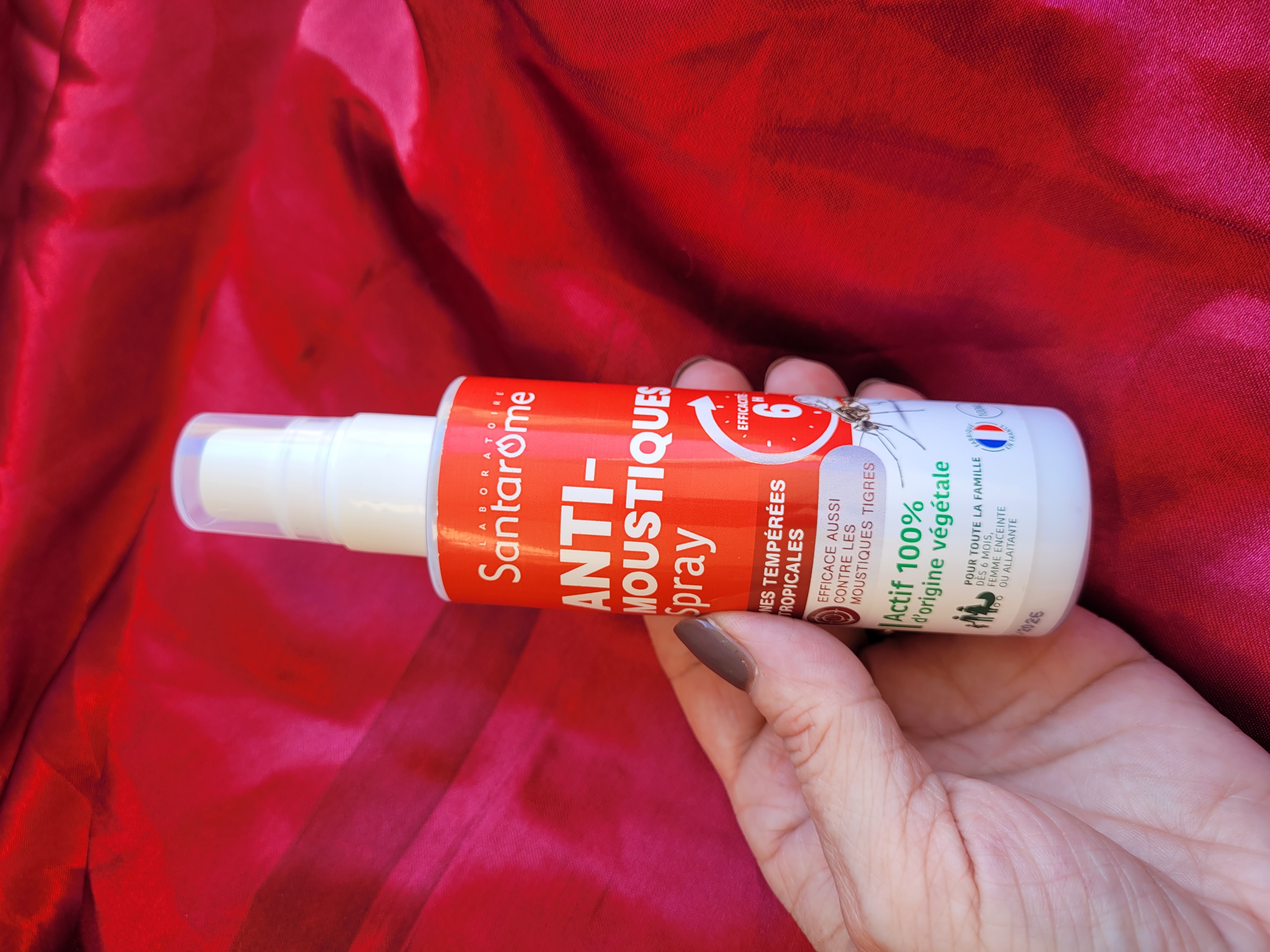 Roll-On Après-Piqûres Santarome application