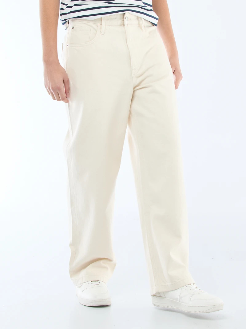 Jean baggy homme beige proposé en test produit par Kiabi Community en septembre 2026