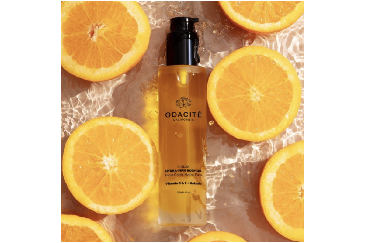 Huile corps raffermissante Odacité Hydra Firm vitamine C prune Kakadu huile carthame oméga peau ferme glow corps lumineux