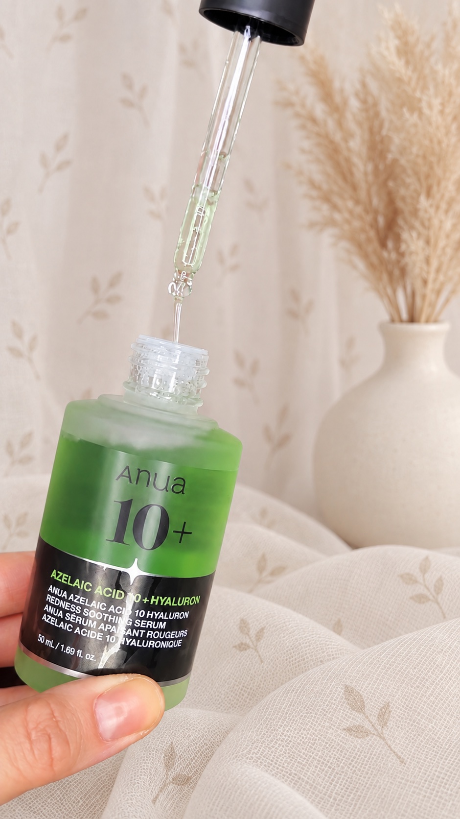 Pipette du sérum Anua Azelaic Acid 10 + Hyaluron