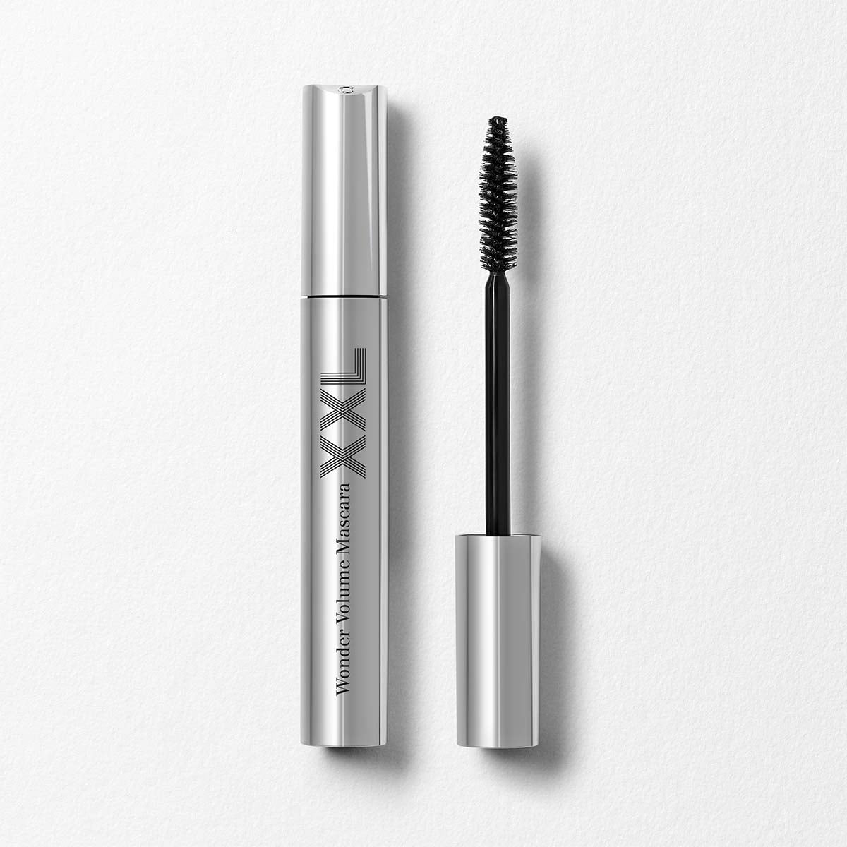Tube noir du Wonder Volume Mascara XXL de Clarins